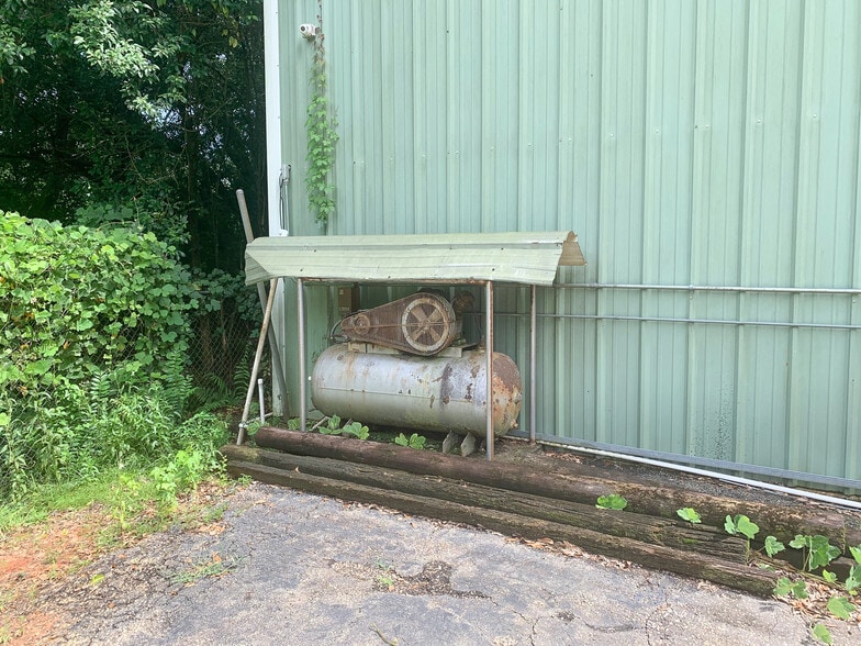 More Photos Of 7010 Moffett Rd, Mobile Industrial For Sale