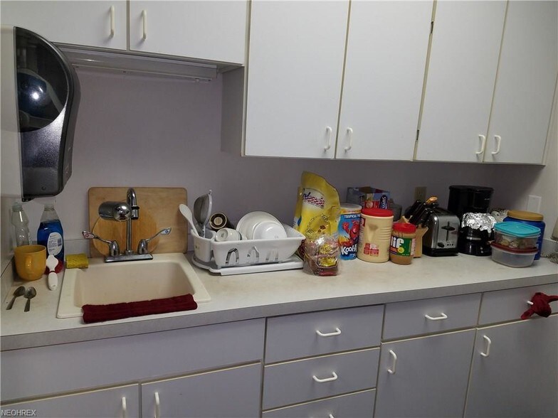 More Photos Of 5319 Meadow Ln, Elyria Medical For Sale