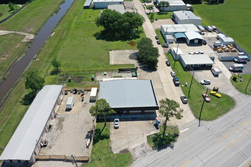 More Photos Of 3111 S Main St, Pearland Warehouse For Sale
