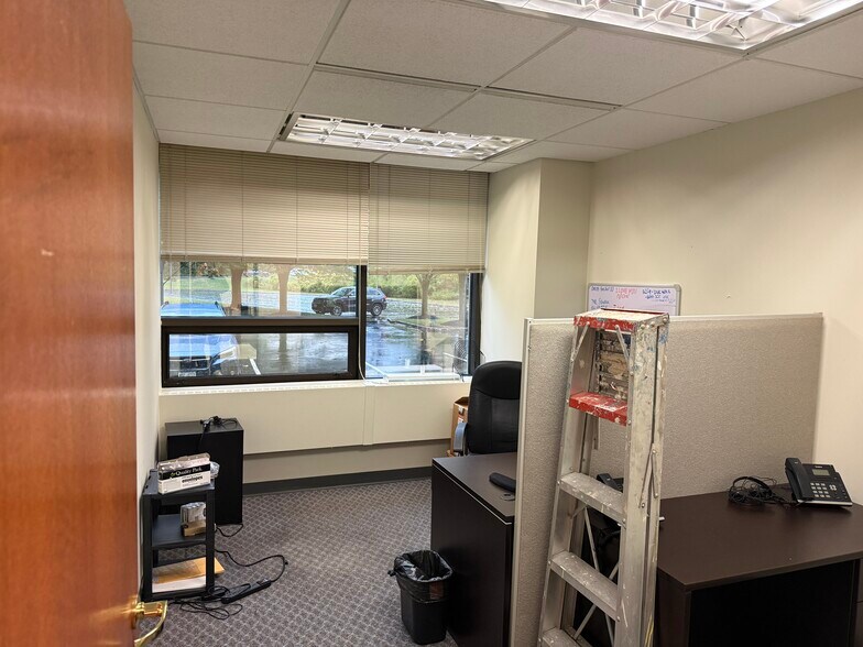 More Photos Of 80 Business Park Dr, Armonk Office For Lease