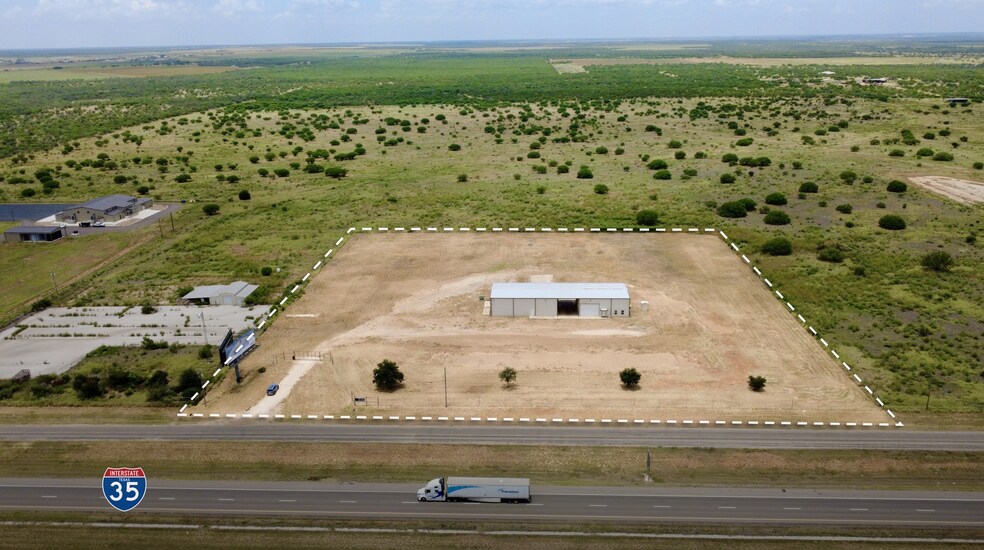 More Photos Of 13688 Interstate 35, Dilley Distribution For Sale