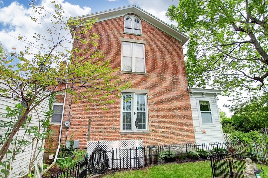 More Photos Of 80 W State St, Springboro Hospitality For Sale