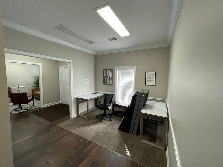 More Photos Of 850 Kennesaw Ave NW, Marietta Medical For Lease