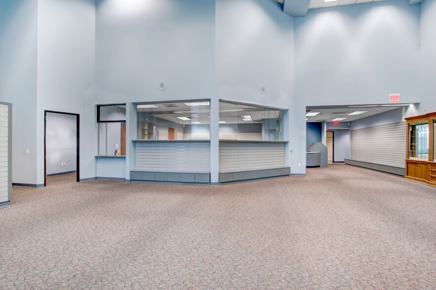 More Photos Of 444 S Flower St, Los Angeles Office For Lease