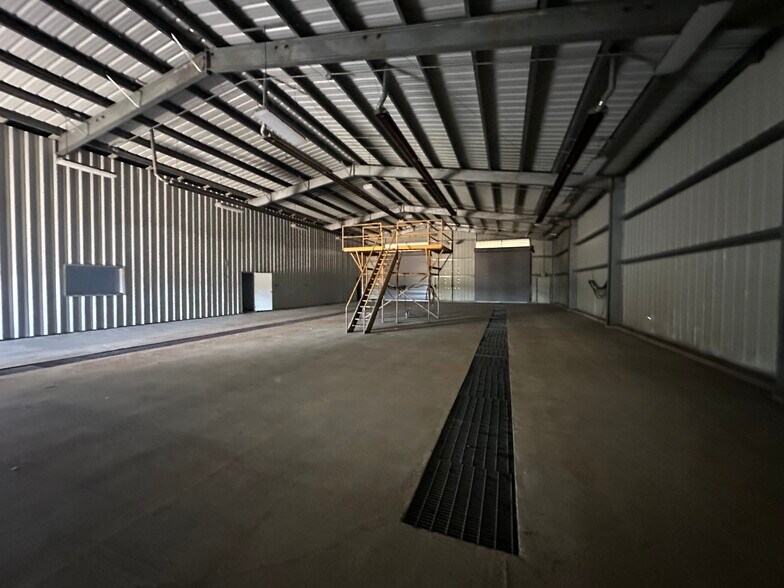 More Photos Of 1796 Simpson Highway 49, Magee Flex For Sale