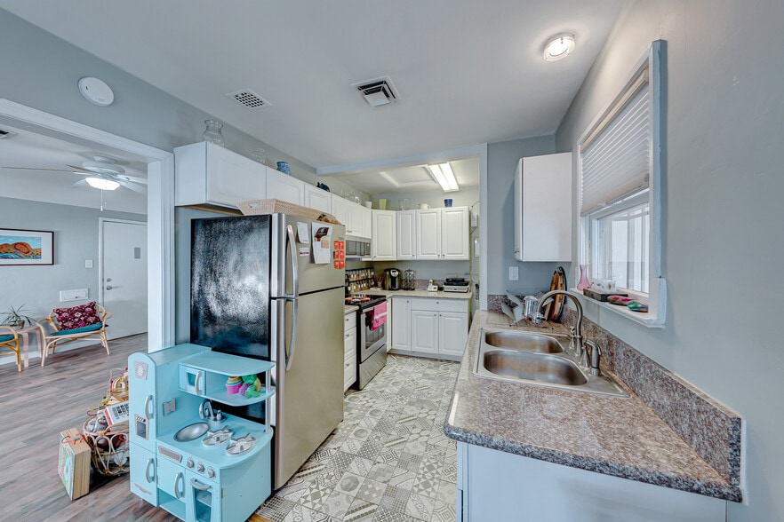 More Photos Of 610 S 8th St, Las Vegas Office For Lease