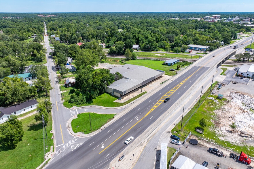 More Photos Of 908 W Hill Ave, Valdosta Warehouse For Sale