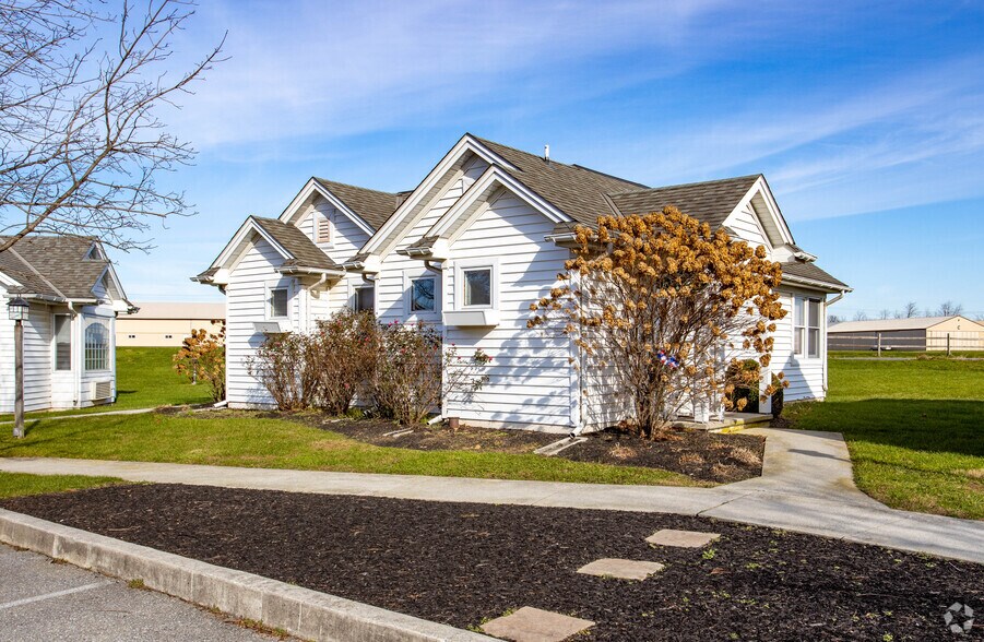 More Photos Of 2439 Old Philadelphia Pike, Lancaster Hotel For Sale