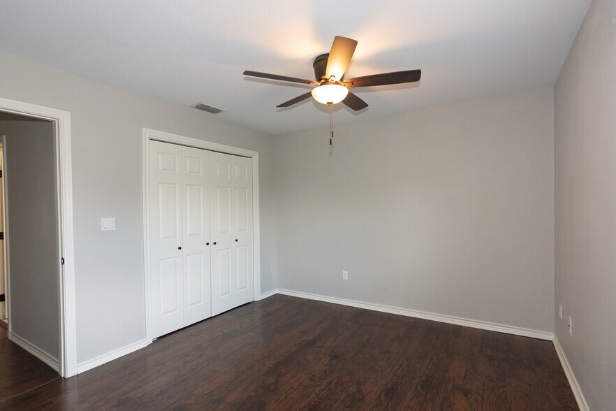 More Photos Of 114 Scofield Ave, Johnson City Apartments For Sale