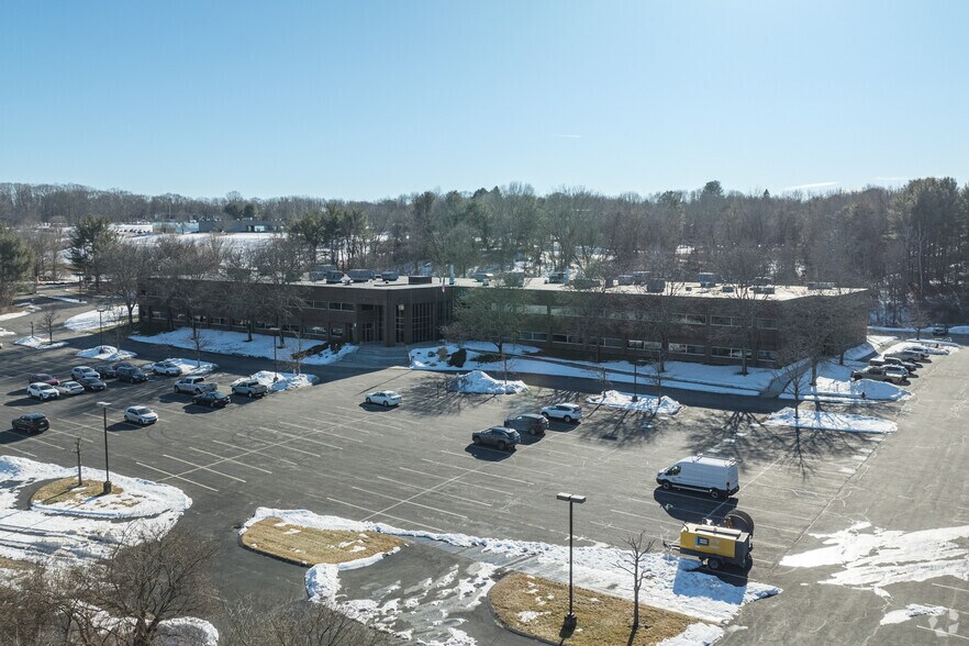 More Photos Of 295 Foster St, Littleton Flex For Lease