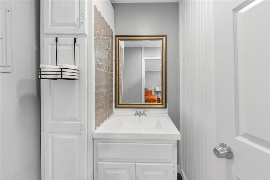 More Photos Of 6071 N Main St SE, Acworth Flex For Sale