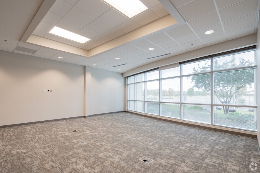 More Photos Of 345 Bob Heath Dr, Huntsville Office For Lease