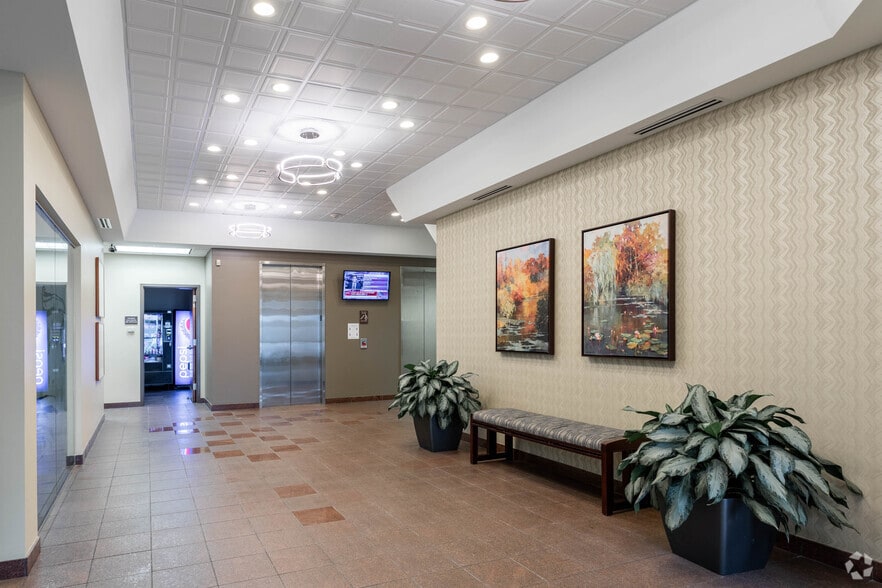 More Photos Of 12980 Metcalf Ave, Overland Park Unknown For Lease