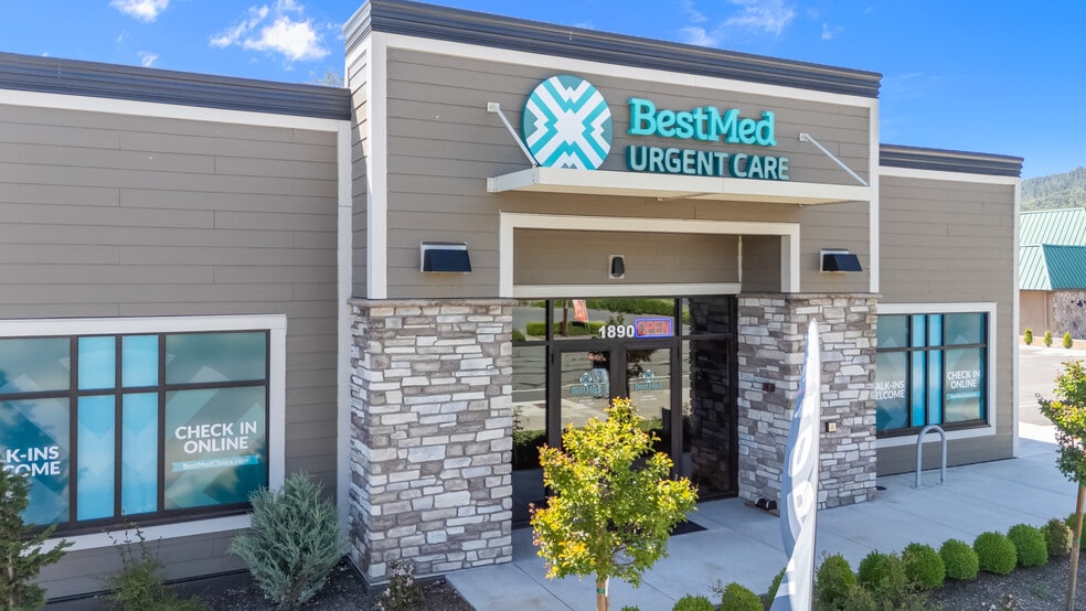 More Photos Of 1890 NW 6th St, Grants Pass Skilled Nursing Facility For Sale