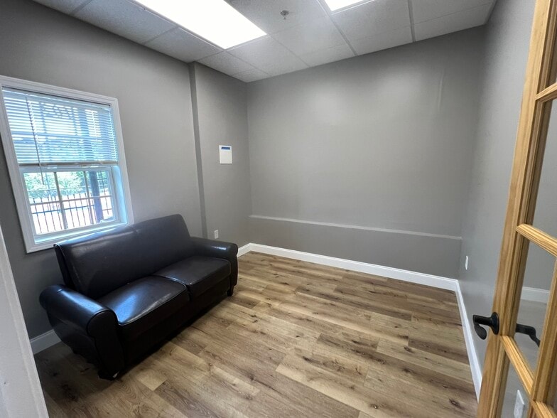 More Photos Of 1700 River Park Blvd, Woodstock Storefront For Lease