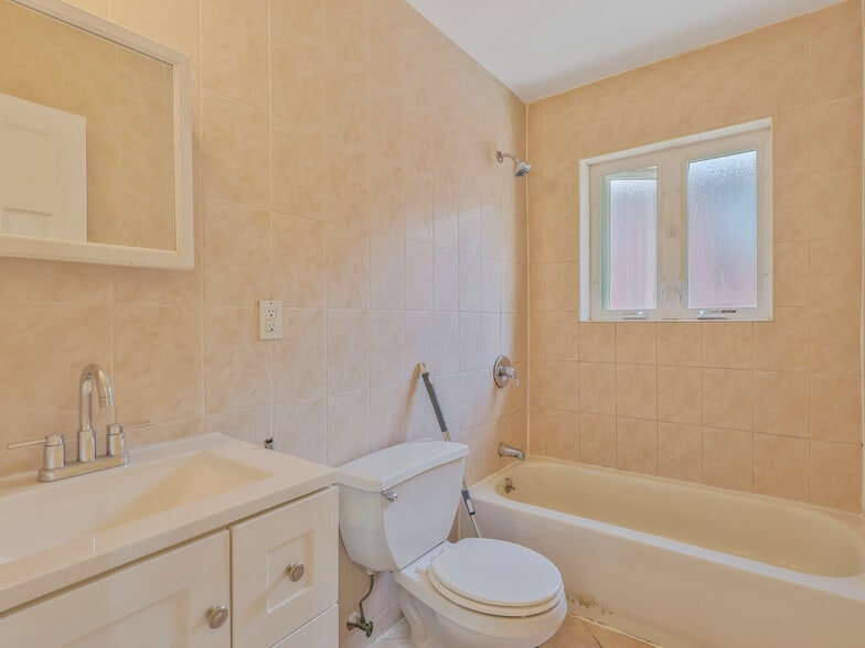 More Photos Of 8666 Midland Pky, Jamaica Multifamily For Sale