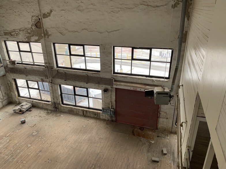 More Photos Of 612 New Hampshire St, Lawrence Office For Lease