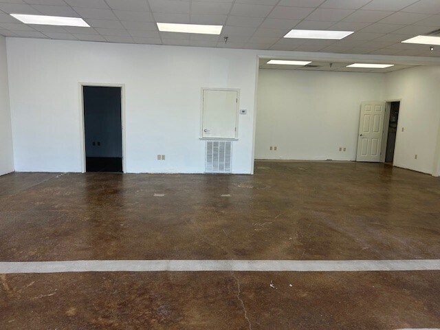 More Photos Of 6954 Old Canton Rd, Ridgeland Unknown For Lease