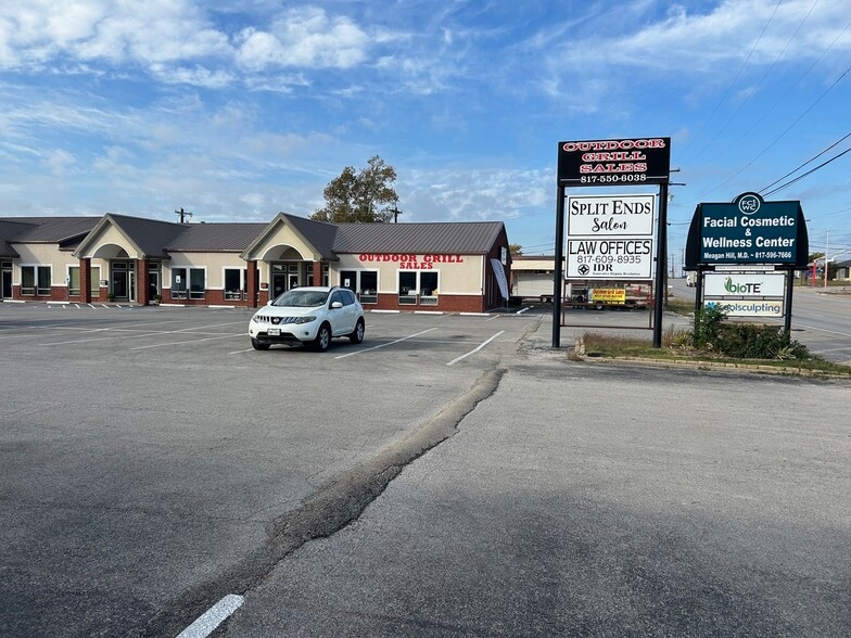 More Photos Of 1020 Fort Worth Hwy, Weatherford Storefront Retail Office For Lease