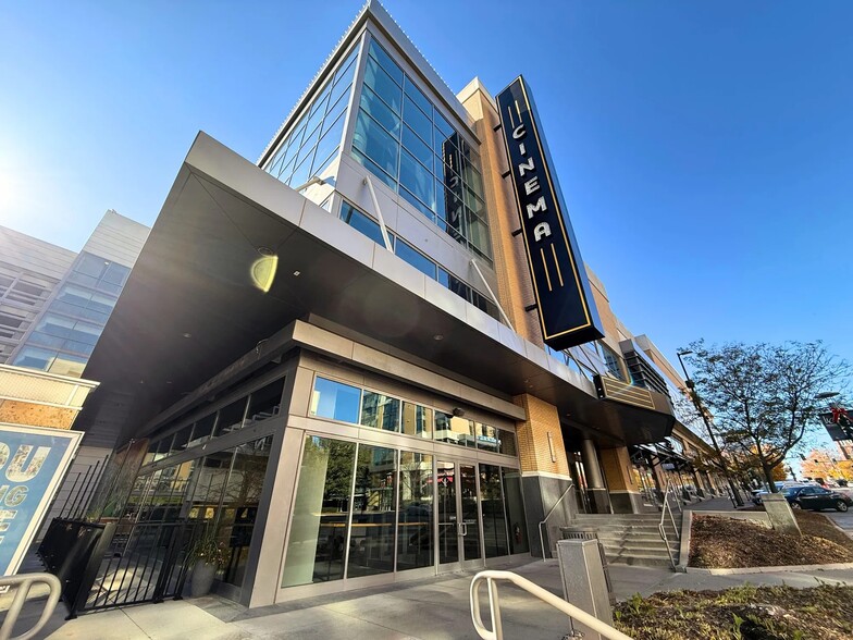 More Photos Of 3201 Farnam St, Omaha General Retail For Lease