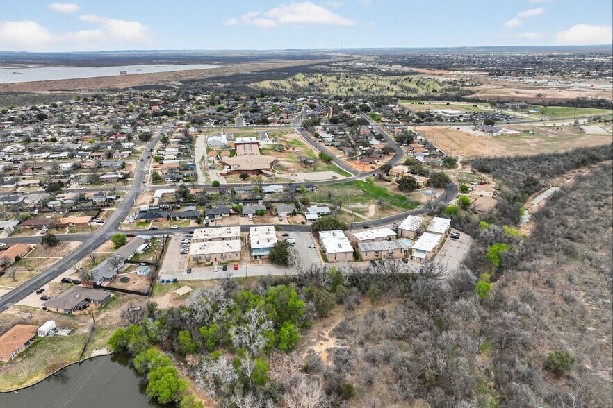More Photos Of 1707-1717 Greenwood St, San Angelo Apartments For Sale