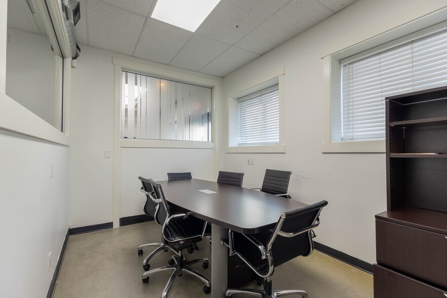 More Photos Of 22867 Fraser Hwy, Langley General Retail For Lease