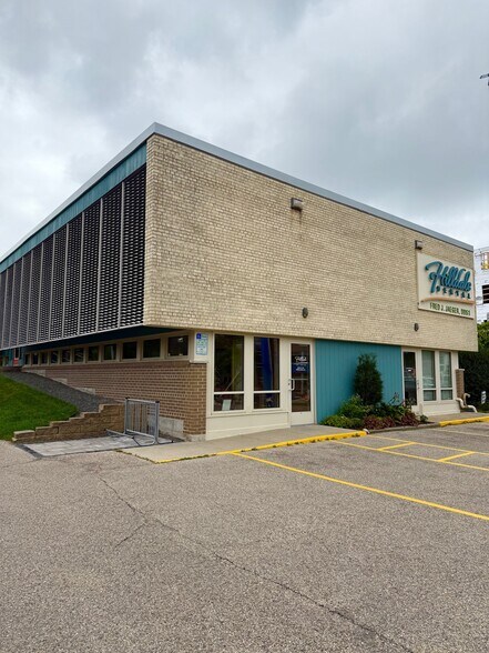 More Photos Of 4414 Regent St, Madison Office For Sale