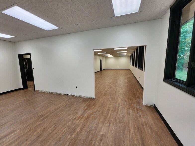 More Photos Of 2 Fisher Rd, Greenville Schools For Sale