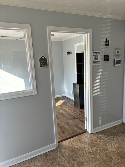 More Photos Of 737 Main St, Stone Mountain Office For Lease