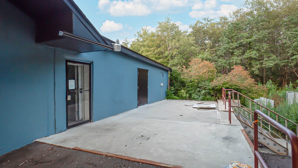 More Photos Of 906 Rt-28, Kingston Restaurant For Sale