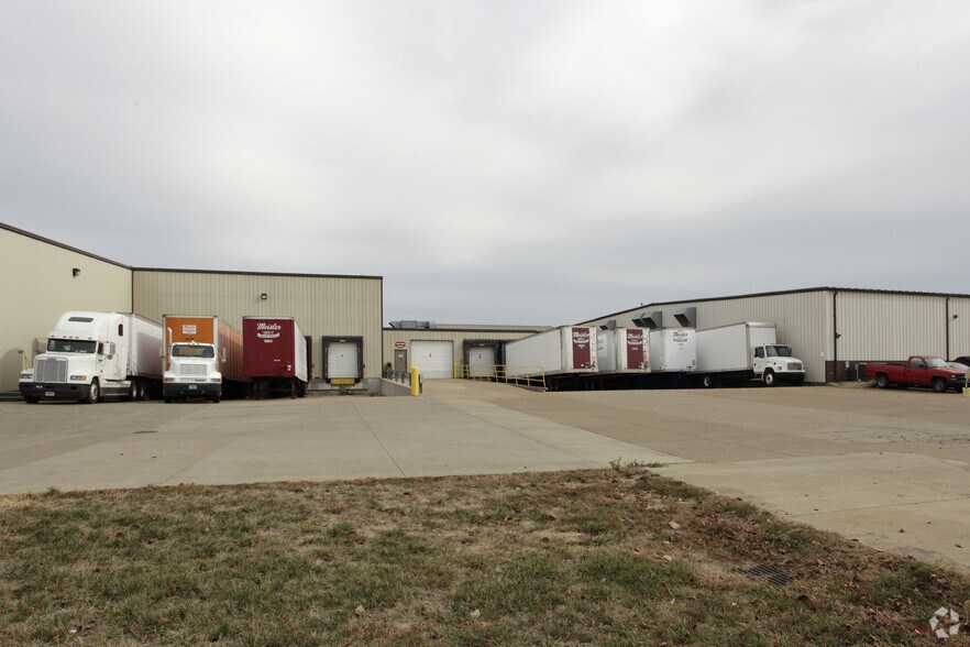 More Photos Of 2625 Kotter Ave, Evansville Manufacturing For Sale