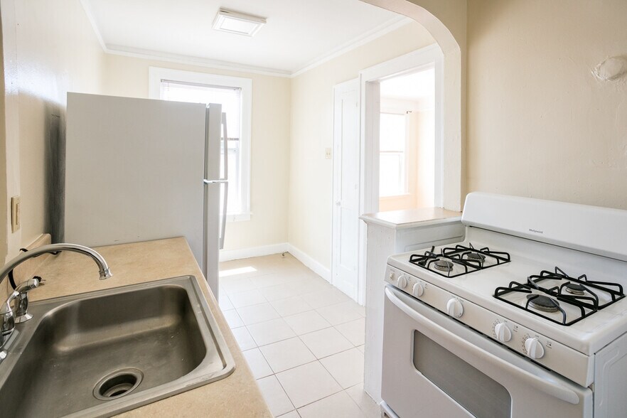 More Photos Of 7720 Pitt St, Detroit Apartments For Sale