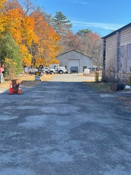 More Photos Of 431 E Broad St, Tamaqua Distribution For Sale