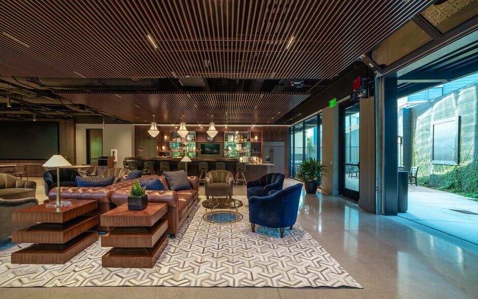 More Photos Of 190 TC Jester Blvd, Houston Office For Lease