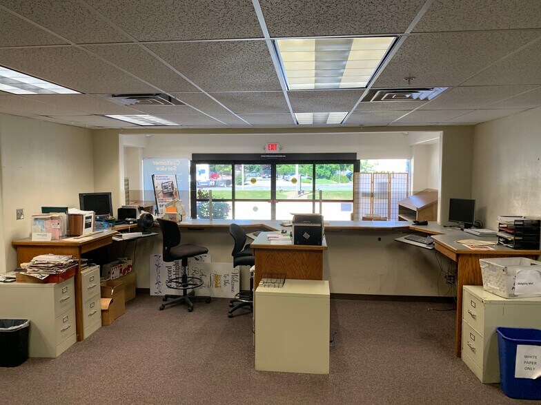 More Photos Of 1101 Twin View Blvd, Redding Office For Sale