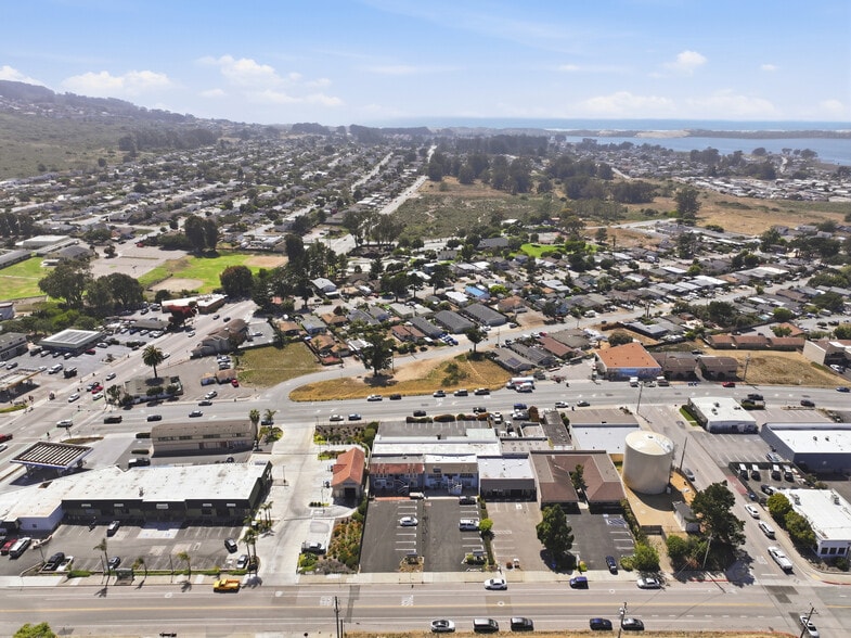 More Photos Of 2131 10th St, Los Osos General Retail For Sale
