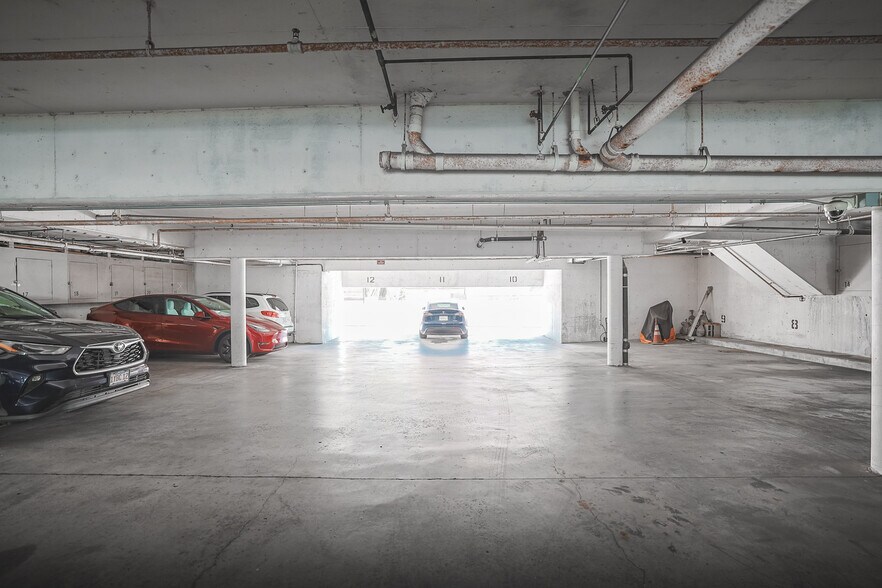 More Photos Of 142 S Wetherly Dr, Los Angeles Apartments For Sale