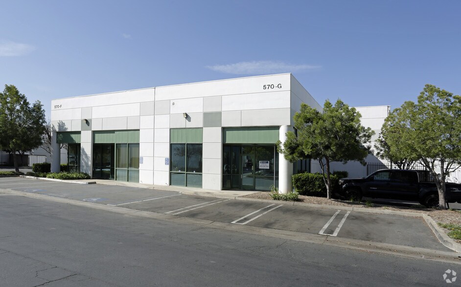More Photos Of 570 Central Ave, Lake Elsinore Distribution For Lease
