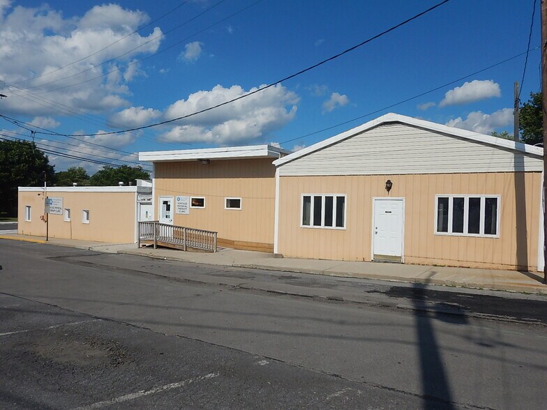 More Photos Of 709 Caldwell ave, Portage Office For Lease