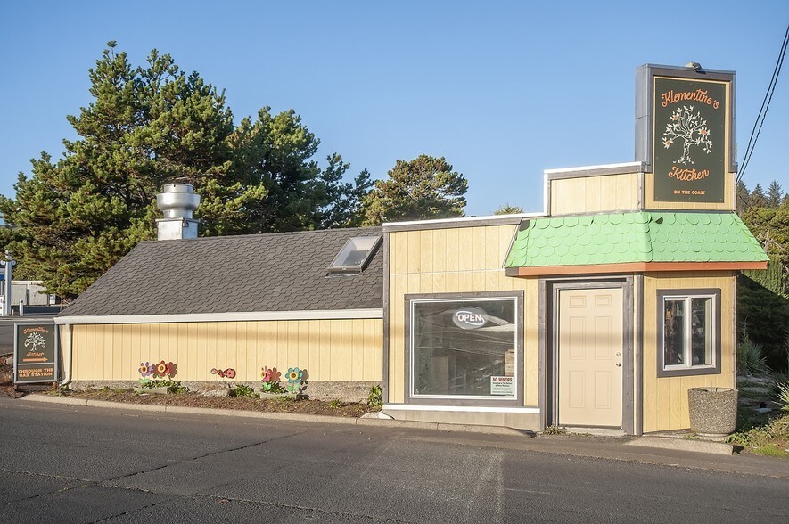 Primary Photo Of 4660 SE Highway 101, Lincoln City Restaurant For Sale