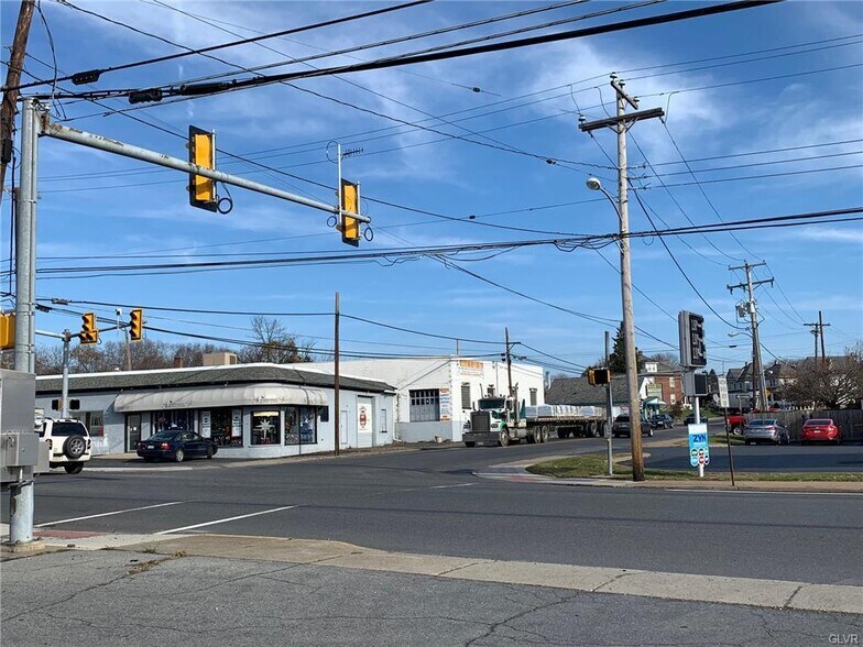 More Photos Of 62 N Broadway, Wind Gap Convenience Store For Sale