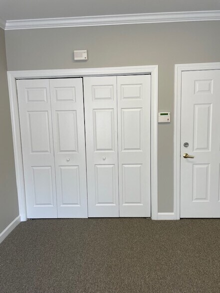 More Photos Of 5640 Six Forks Rd, Raleigh Office For Sale