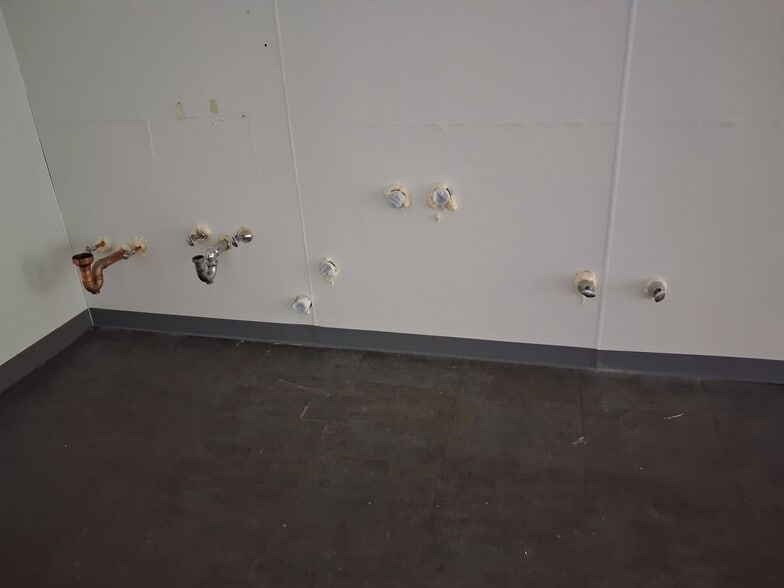 More Photos Of 111 Lafayette Rd, Salisbury Storefront For Lease