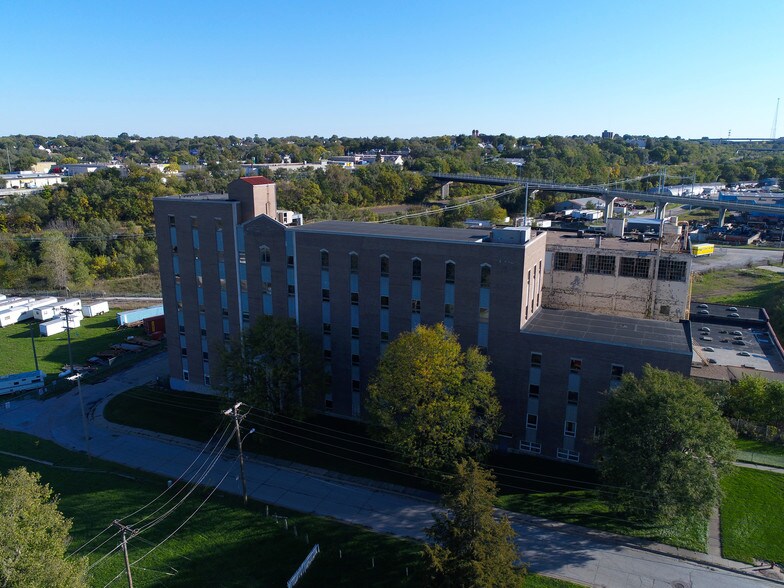 More Photos Of 2501 Center St, Omaha Warehouse For Sale