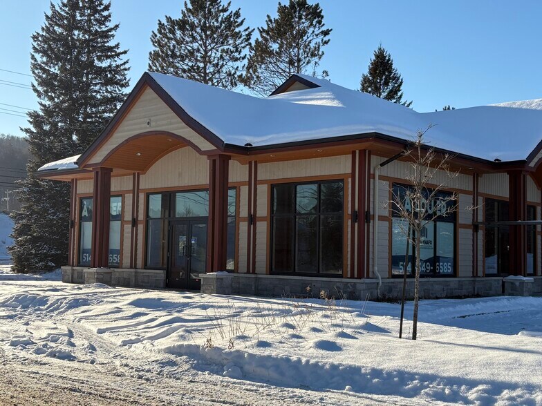 More Photos Of 175 Montée Ryan, Mont-tremblant Freestanding For Lease