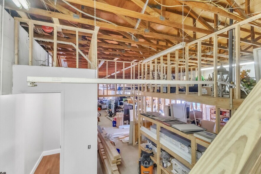 More Photos Of 4175 Sandy Flat Rd, Taylors Warehouse For Sale