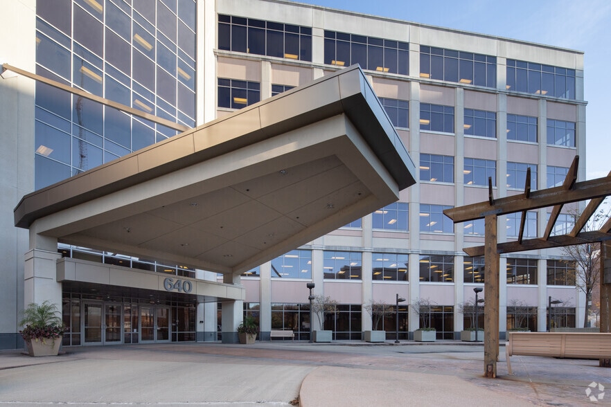 More Photos Of 640 Eden Park Dr, Cincinnati Medical For Lease