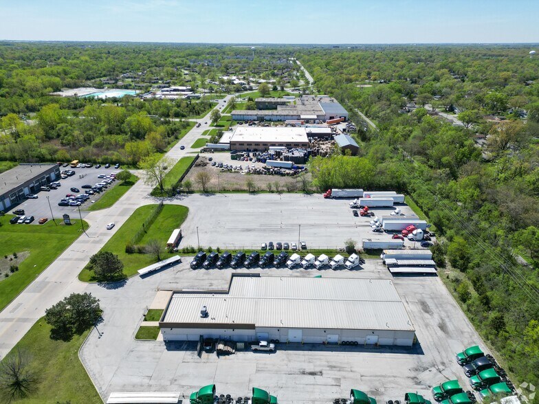 More Photos Of 68 North St, Park Forest Parking Lot For Sale