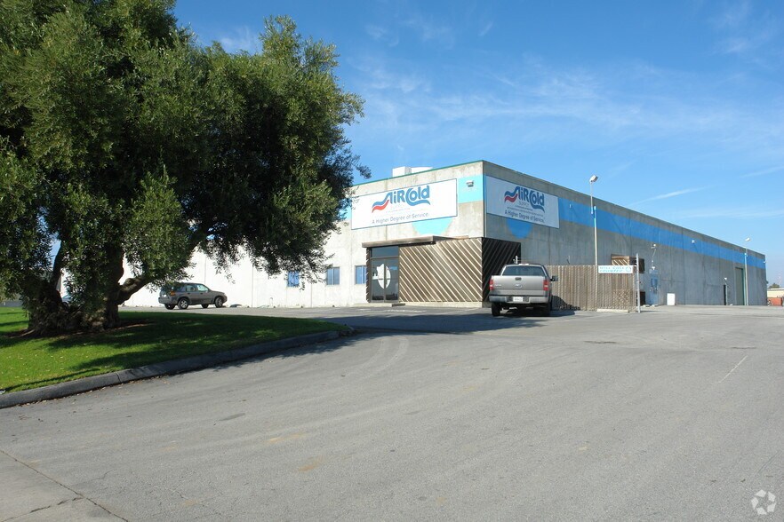 Primary Photo Of 1355 Burton Ave, Salinas Warehouse For Lease