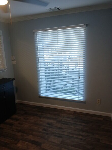 More Photos Of 737 Main St, Stone Mountain Office For Lease